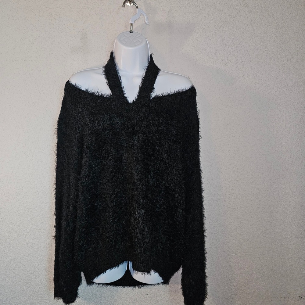 Express women medium off shoulder long sleeve sweater‎ romantic date night sexy